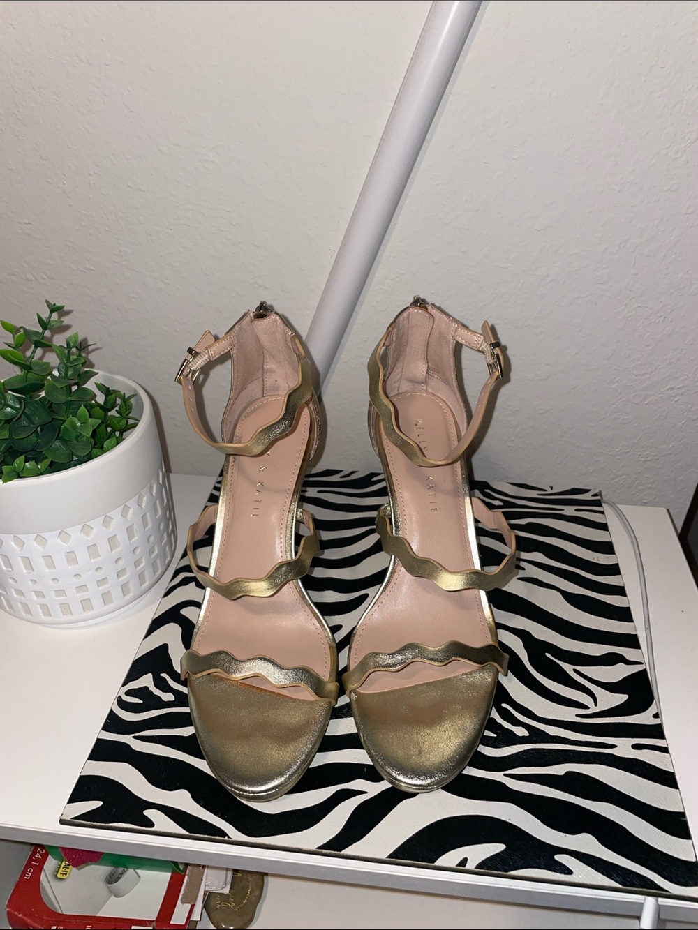 Kelly & Katie Metallic Gold Wavy Strap Heeled Sandals